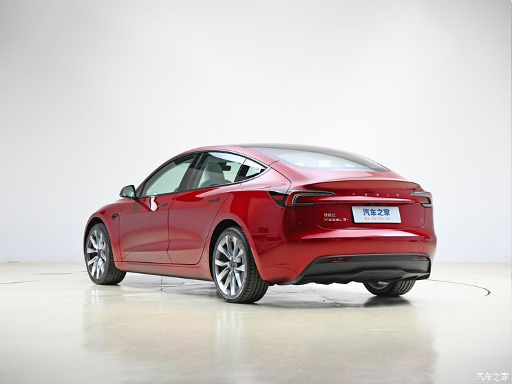 特斯拉中國 Model 3 2023款 長續(xù)航全輪驅(qū)動(dòng)版