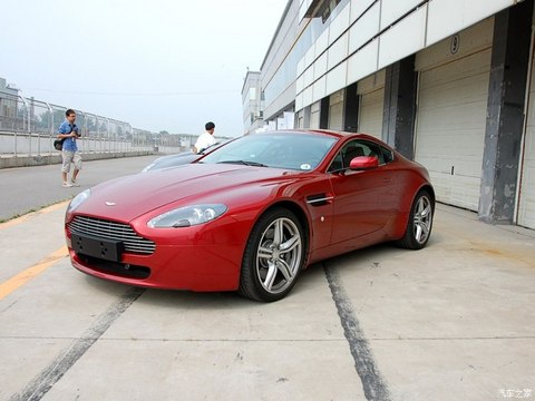 阿斯顿・马丁 V8 Vantage 2007款 4.3 Manual Coupe