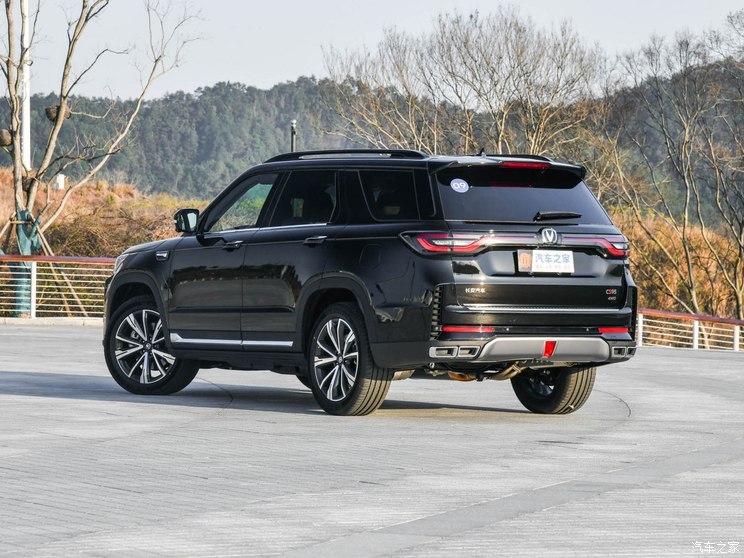長(zhǎng)安汽車(chē) 長(zhǎng)安CS95 2023款  2.0T 四驅(qū)尊貴型PLUS