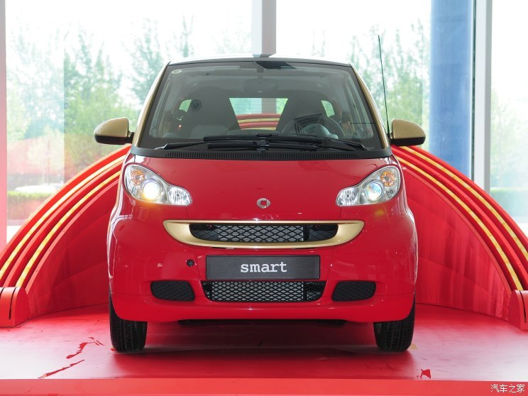 smart(進(jìn)口) smart fortwo 2012款 1.0 MHD龍年特別版
