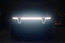 3月7日全球首秀 RIVIAN R2官方预告图
