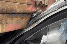 网红实测理想L7追尾半挂车：A柱挺住了 没断