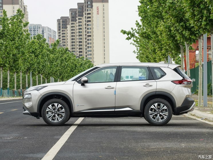 東風(fēng)日產(chǎn) 奇駿 2023款 e-POWER 超混雙電機(jī)四驅(qū)豪華版