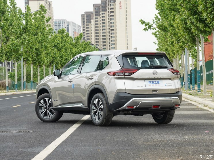 東風(fēng)日產(chǎn) 奇駿 2023款 e-POWER 超混雙電機(jī)四驅(qū)豪華版