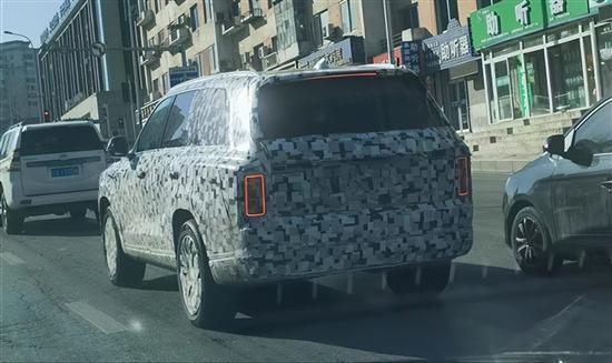 坦克800路試諜照曝光：定位全尺寸SUV