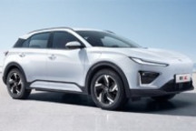 哪吒X全系价格直降2.2万元:9.98万元起
