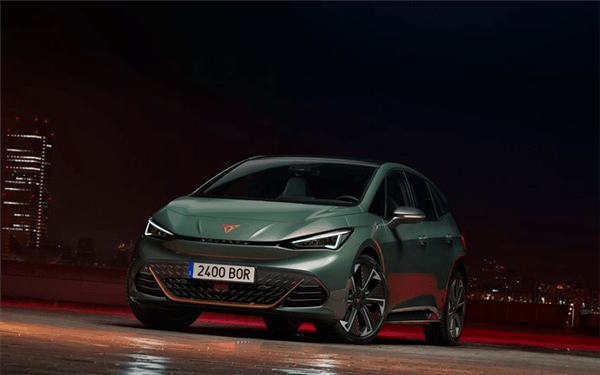 后驅電動小鋼炮！大眾ID.3兄弟車型Cupra Born VZ首發亮相