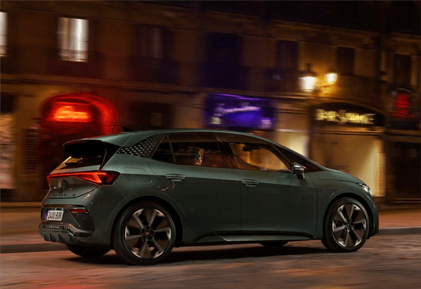 后驅電動小鋼炮！大眾ID.3兄弟車型Cupra Born VZ首發亮相