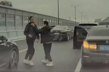 警方回应杭州宾利车主街头伤人事件