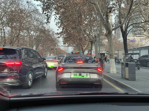 张弛赢不了新能源赛车,因为时代接受了