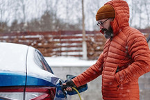 利用微波能量 伯明翰大学科学家推出新型储能系统助力电动汽车革命