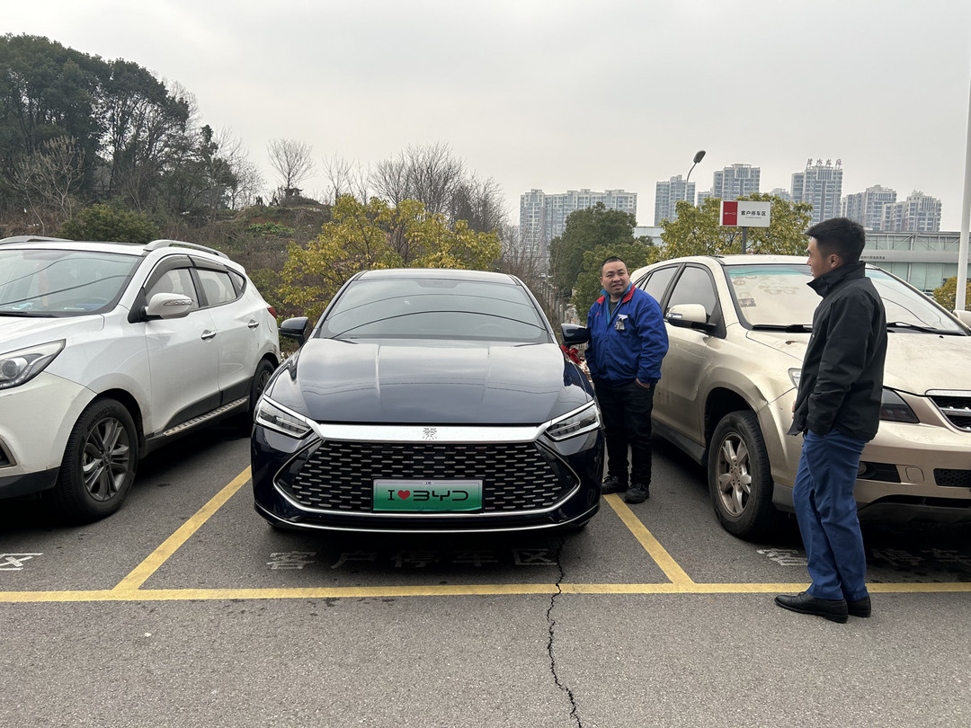 探店：比亞迪大降價，“電比油低”底氣在哪里？