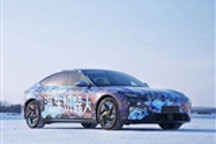 今年下半年上市交付 极越07冬测谍照曝光