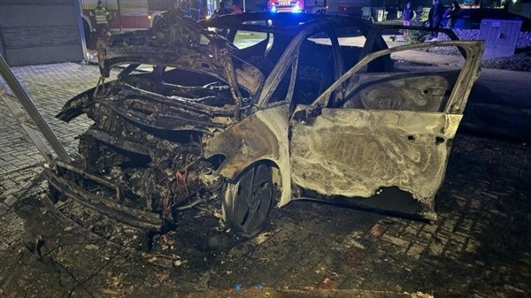 斯洛伐克出現首起電動車起火事件：一大眾電車被燒毀