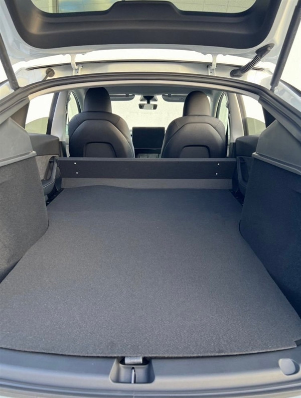 特斯拉推出“奇葩”Model Y：砍掉后排座椅、儲(chǔ)物空間2158L