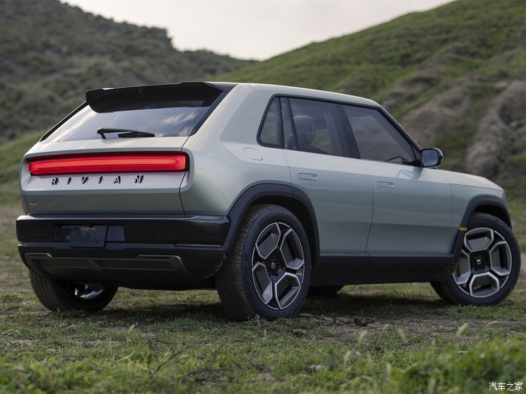 RIVIAN RIVIAN R3 2024款 基本型