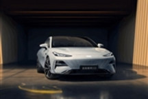 吉利银河E8性能版交付：3.49秒破百