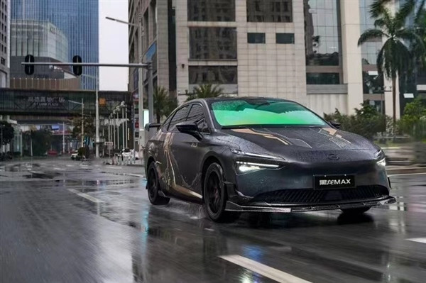 超大固定尾翼、車身繪制龍紋！廣汽埃安AION S黑龍MAX官圖發布