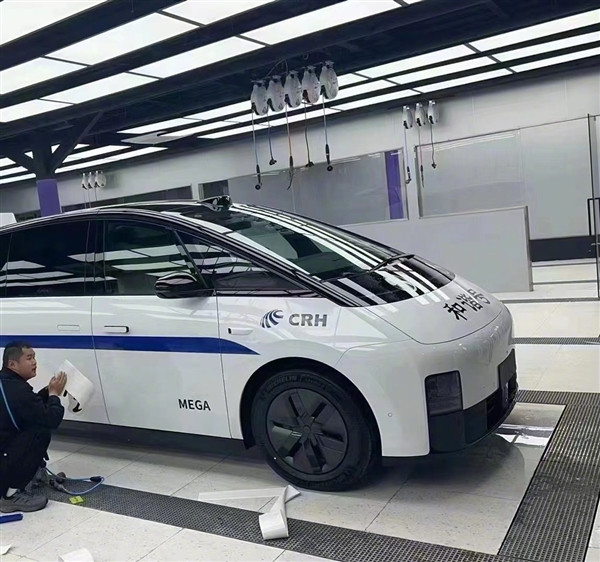 真成陸地高鐵了！理想MEGA拉花改裝方案出爐：張貼“和諧號”字樣