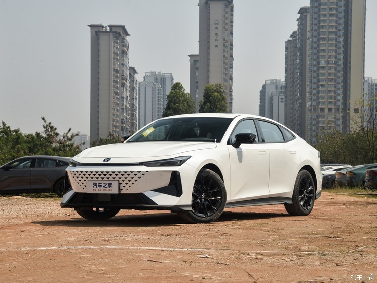 長安汽車 長安UNI-V 2024款 1.5T 尊享型