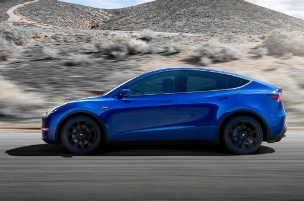 小米車SU7、特斯拉Model Y同框多角度實拍：誰更好看