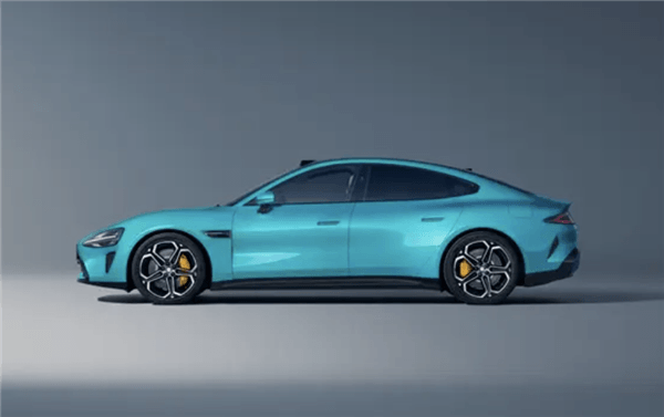 小米車SU7、特斯拉Model Y同框多角度實拍：誰更好看