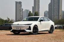 新款UNI-V等 长安三款新车今日上市