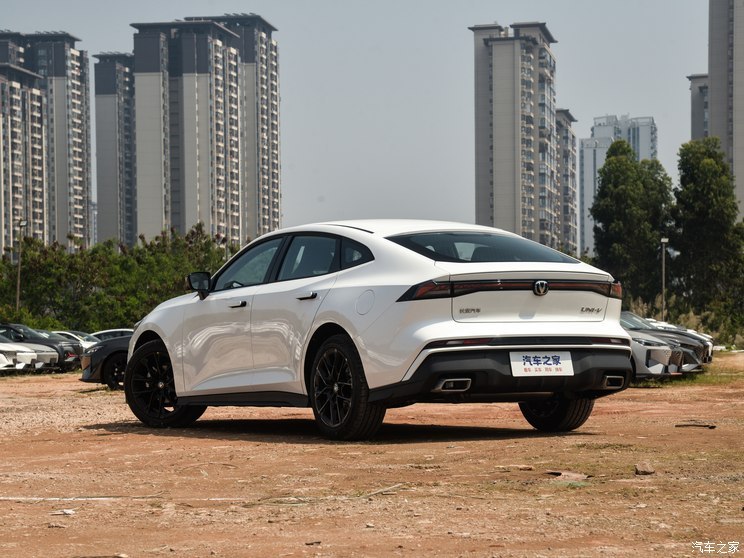 長安汽車 長安UNI-V 2024款 1.5T 尊享型