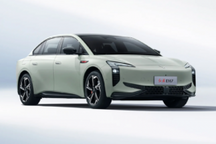 顶配超30万的红旗EH7，卖的是什么？