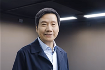 雷军亲测小米SU7后排：1米81大高个坐进去依旧宽敞