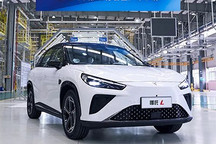 将于4月完成上市 哪吒L量产车正式下线