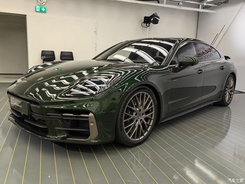 保时捷 Panamera新能源 2024款  Panamera Turbo E-Hybrid 行政加长版 4.0T