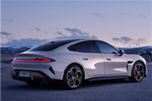 小米SU7续航700公里起！超越Model 3长续航版