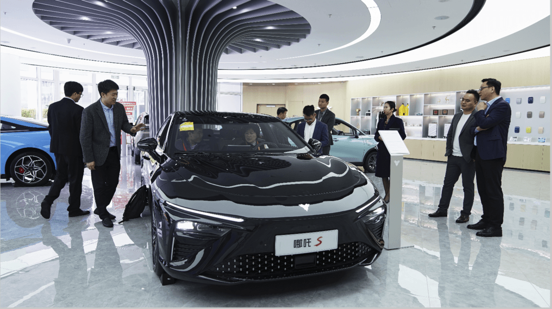 新能源汽車從“單兵突進”到“多業協同” 哪吒汽車全力推動“車能路云”融合發展
