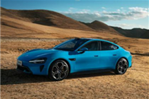 抱团取暖 不能自相残杀！吉利杨学良探店小米汽车SU7