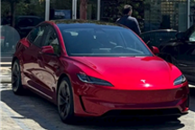 赛车桶椅+碳纤维饰板!新款特斯拉Model 3高性能版内饰曝光