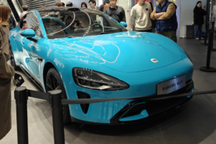 小米上市一周正式交付：谁被迫降价，谁主动迎战