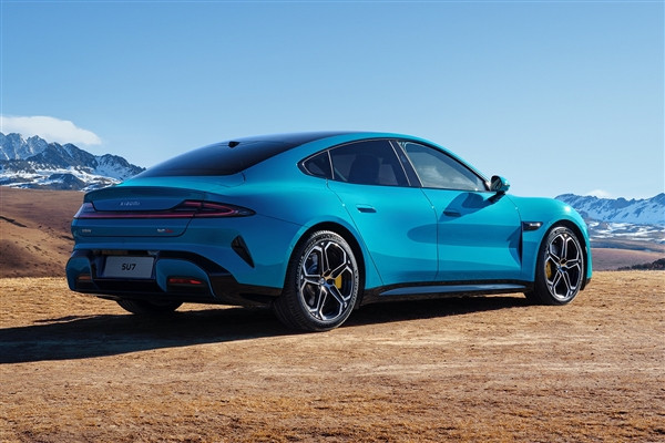 博主稱買小米SU7最不用擔(dān)心的就是質(zhì)量  雷軍：大家拿著放大鏡看 壓力太大