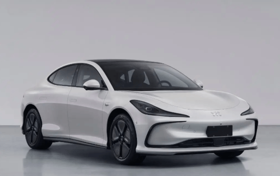 智己L6第一代固態(tài)電池正式定名“光年”！輕松實現(xiàn)1000公里續(xù)航