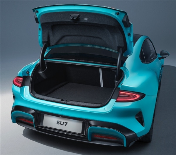 網(wǎng)友用小孩手、雞爪測試小米SU7尾門防夾！完全不合理：博主科普機制