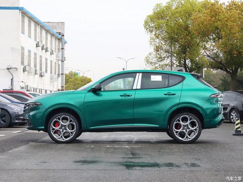 阿尔法・罗密欧 Tonale托纳利 2024款 2.0T 268HP AWD Tributo Italiano 致敬传奇版