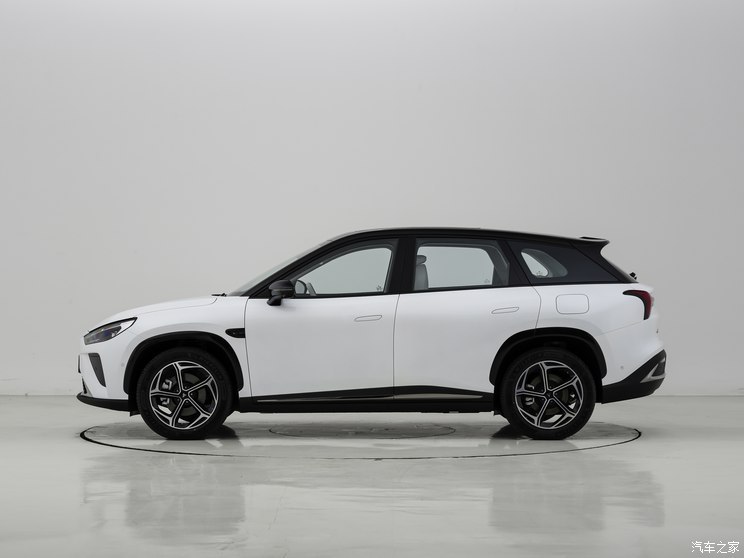 合眾汽車(chē) 哪吒L 2024款 增程基本型