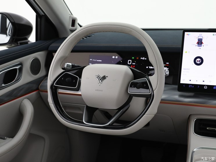 合眾汽車(chē) 哪吒L 2024款 增程基本型