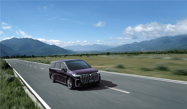 拉低長續(xù)航車型入門價格！嵐圖夢想家新增車型上市：售38.99萬元
