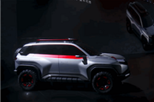 硬派城市越野SUV!方程豹豹3亮相:首创车头智慧屏