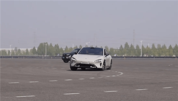最高跑到242km/h 長(zhǎng)城魏建軍動(dòng)態(tài)測(cè)試小米SU7：非常全面均衡