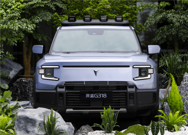 周鴻祎賣邁巴赫喊話汽車友商送車！長安深藍(lán)CEO要送出一臺G318