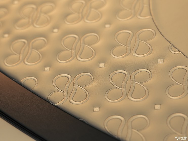 賓利 歐陸 2024款 GT Convertible Boodles by Mulliner 