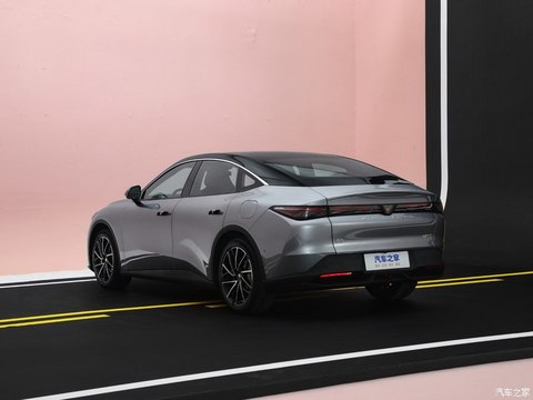 北汽新能源 极狐 阿尔法S5 2024款 双电机 390kW