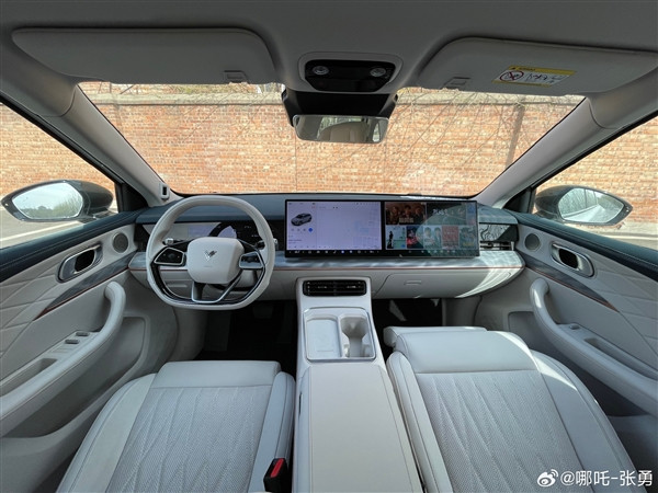 冰箱、彩電、大沙發一車配齊！哪吒L正式上市：12.99萬起